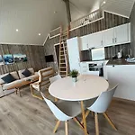 Semesteranläggning (resort) Norsk Havbrukssenter - Rorbuer 3*
