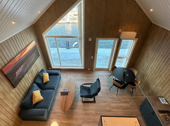 Semesteranläggning (resort) Norsk Havbrukssenter - Rorbuer 3*