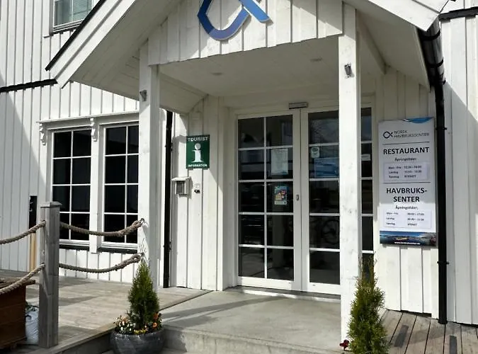 Semesteranläggning (resort) Norsk Havbrukssenter - Rorbuer Bronnoysund